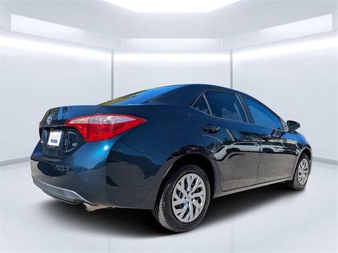 Used 2017 Toyota Corolla L image 3
