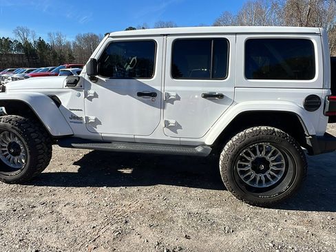 Used 2021 Jeep Wrangler Unlimited Sahara w/ Cold Weather Group image 11