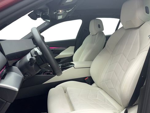 Used 2025 BMW i5 eDrive40i w/ M Sport Package RWD image 33