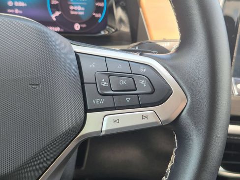 Used 2025 Volkswagen Atlas SE FWD image 22