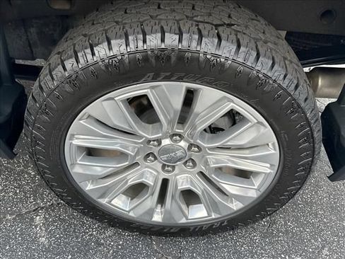 Certified 2022 GMC Sierra 1500 Denali w/ Denali Premium Package AWD/4WD image 39