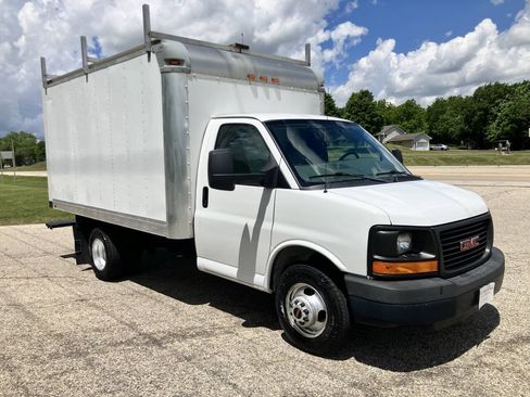 Used 2015 GMC Savana 3500 RWD image 8