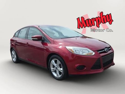 Used 2014 Ford Focus SE w/ SE Winter Package FWD image 3