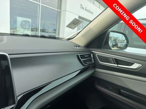 Used 2024 Volkswagen Atlas Peak Edition SEL AWD/4WD image 4