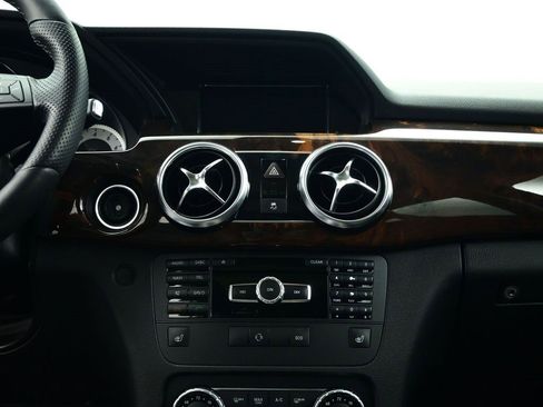 Used 2015 Mercedes-Benz GLK 350 4MATIC image 12