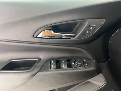 Used 2024 Chevrolet Equinox LT w/ LPO, Floor Liner Package image 20