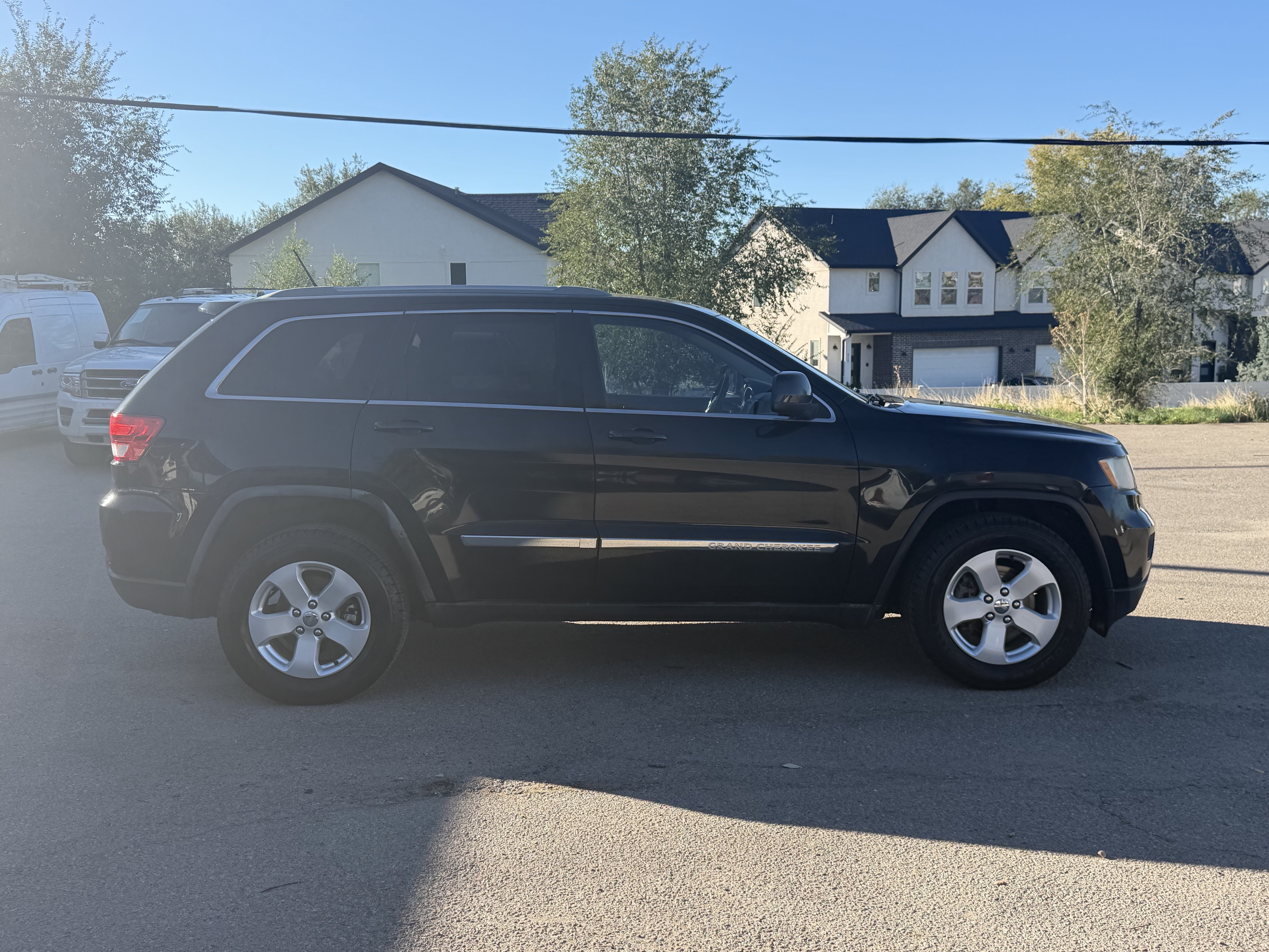 Used 2012 Jeep Grand Cherokee Laredo AWD/4WD image 7