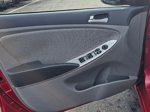 Used 2014 Hyundai Accent GLS image 9