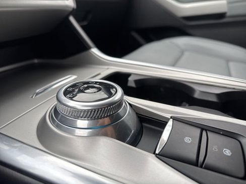 Used 2021 Ford Explorer XLT w/ Equipment Group 202A image 30