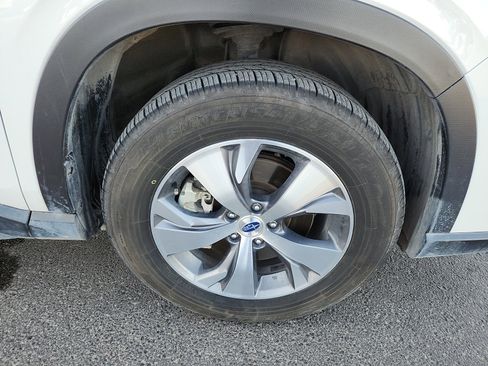 Used 2019 Subaru Ascent Premium image 9