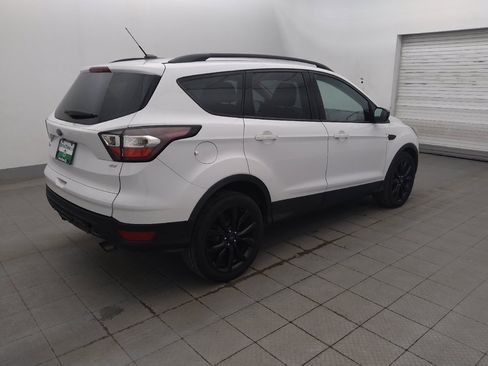 Used 2017 Ford Escape SE w/ Equipment Group 201A FWD image 10