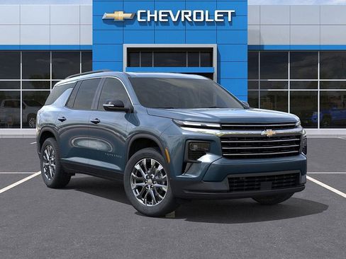 New 2026 Chevrolet Traverse LT w/ Sun and Wheel Package FWD image 8