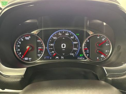 Used 2023 Chevrolet Traverse Premier FWD image 21