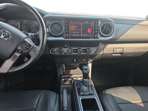 Used 2020 Toyota Tacoma TRD Sport AWD/4WD image 12