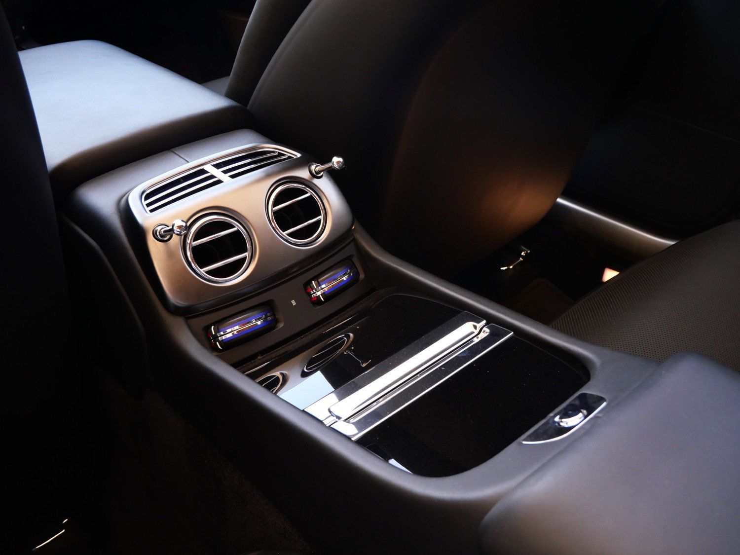 Certified 2018 Rolls-Royce Dawn RWD image 33