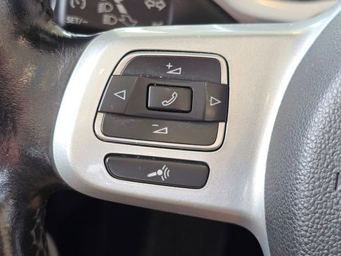 Used 2014 Volkswagen Beetle 2.5 FWD image 10