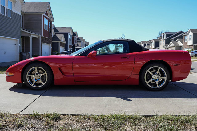 Used 1999 Chevrolet Corvette Convertible w/ Memory Pkg RWD image 14