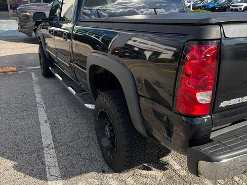 Used 2004 Chevrolet Silverado 2500 LT w/ Skid Plate Package AWD/4WD image 4