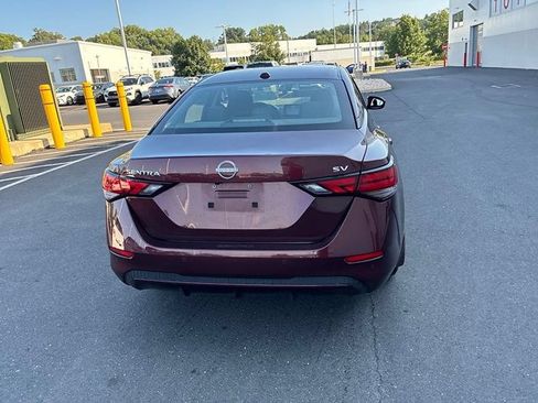 Used 2024 Nissan Sentra SV FWD image 11