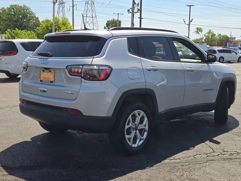 Certified 2025 Jeep Compass Latitude AWD/4WD image 13