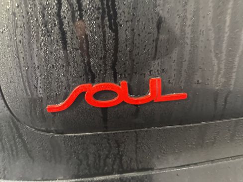 Used 2017 Kia Soul ! w/ Tech Package image 11