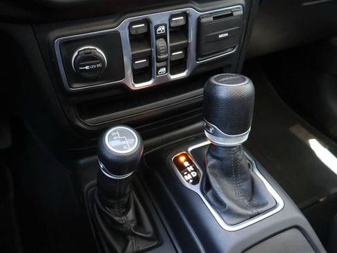 Used 2021 Jeep Gladiator Sport AWD/4WD image 15