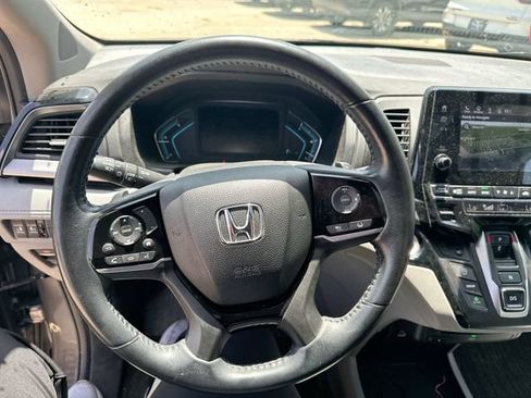 Used 2023 Honda Odyssey Touring image 14