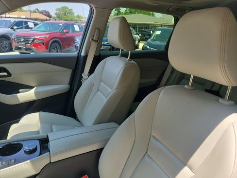 Used 2023 Nissan Rogue SL AWD/4WD image 16