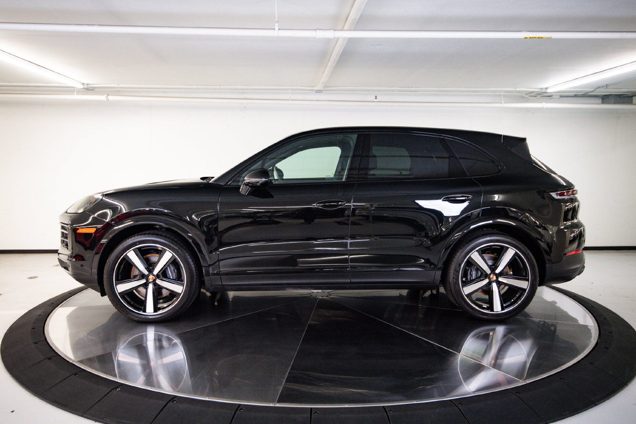 Certified 2026 Porsche Cayenne AWD/4WD image 2