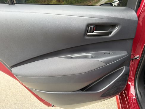 Used 2025 Toyota Corolla LE FWD image 21