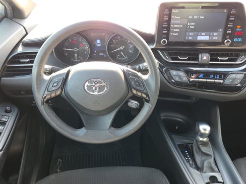 Used 2019 Toyota C-HR LE FWD image 12