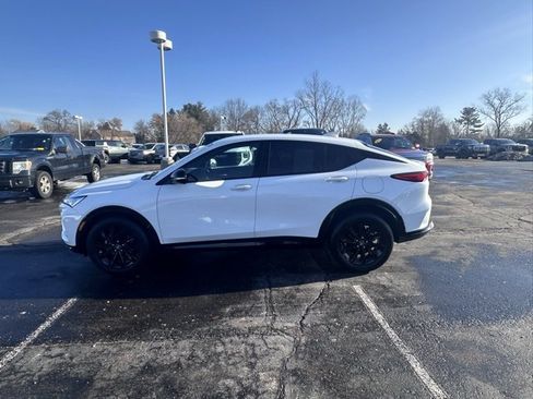 Used 2024 Buick Envista Sport Touring w/ Convenience I Package image 2