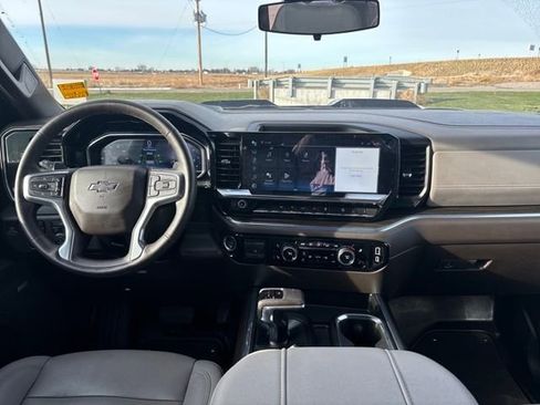 Used 2024 Chevrolet Silverado 1500 LT Trail Boss w/ Convenience Package II image 12