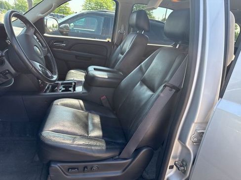 Used 2011 Chevrolet Tahoe LTZ AWD/4WD image 16