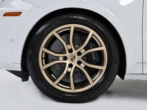 Certified 2025 Porsche Cayenne GTS AWD/4WD image 13