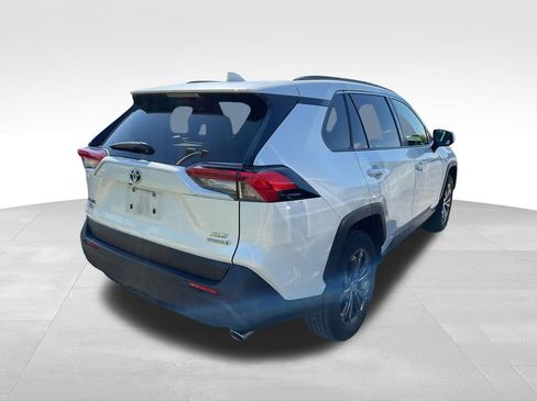 Used 2022 Toyota RAV4 XLE Premium AWD/4WD image 9