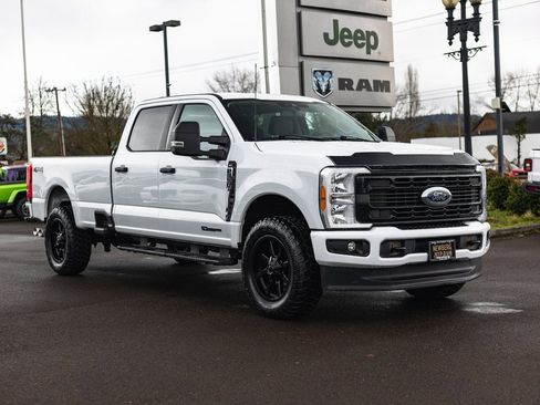 Used 2023 Ford F350 XLT image 7
