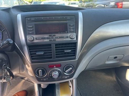 Used 2010 Subaru Forester 2.5X Premium w/ Popular Equipment Group 1A image 5