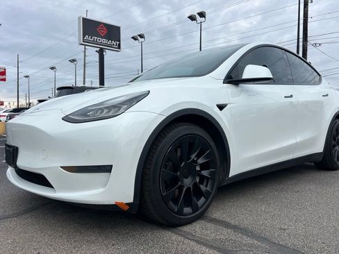 Used 2021 Tesla Model Y Long Range image 14