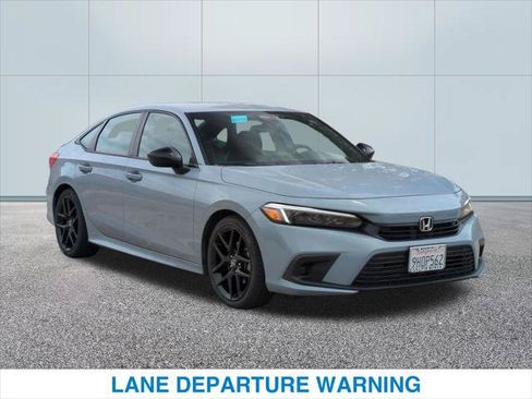 Used 2023 Honda Civic Sport image 4