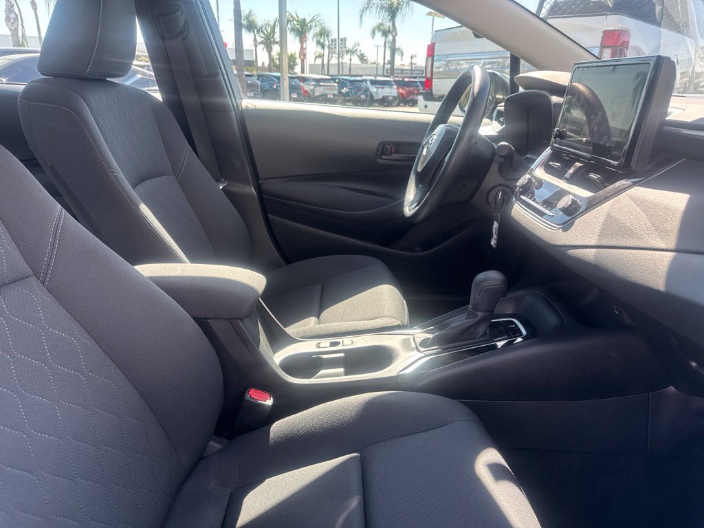 Used 2025 Toyota Corolla LE FWD image 8