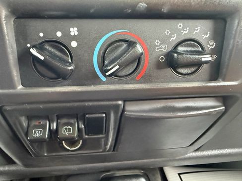 Used 2002 Jeep Wrangler X image 20