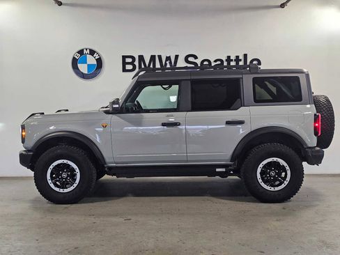 Used 2022 Ford Bronco Badlands image 3