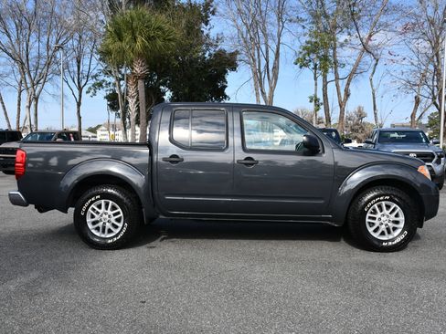 Used 2015 Nissan Frontier SV w/ SV Value Truck Package image 5