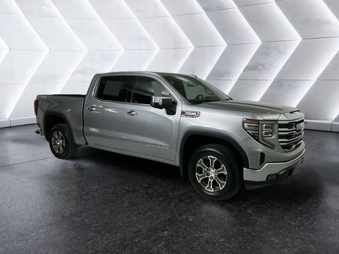 Used 2025 GMC Sierra 1500 SLT image 1