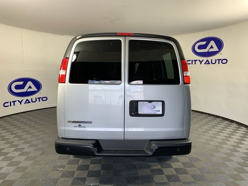 Used 2024 Chevrolet Express 2500 w/ Driver Convenience Package RWD image 4