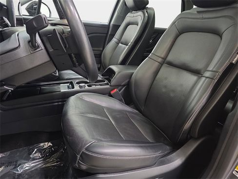 Used 2021 Lincoln Corsair AWD w/ Premium Package image 12