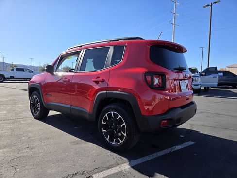 Used 2023 Jeep Renegade Latitude image 4