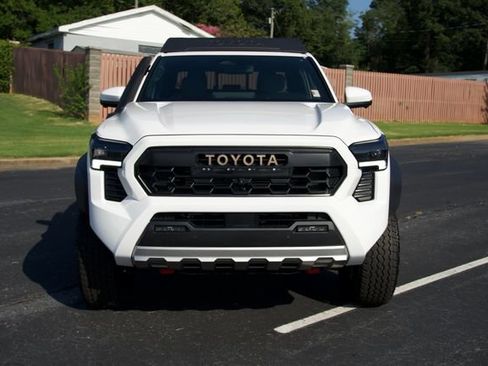 Used 2026 Toyota Tacoma 4x4 Double Cab Hybrid image 2