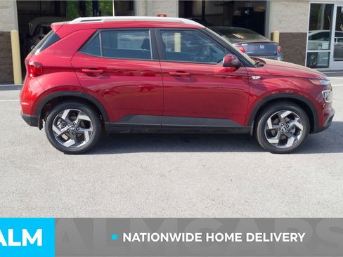 Used 2025 Hyundai Venue SEL image 5